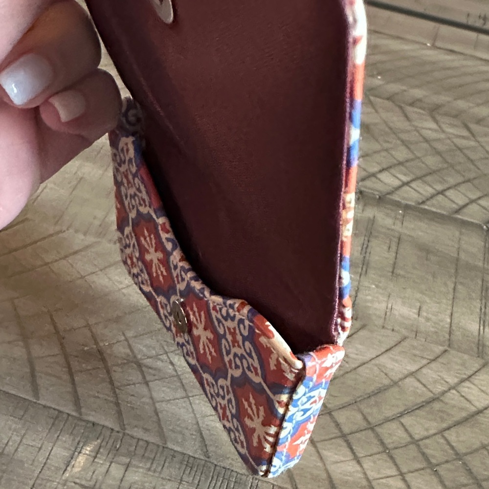 Patterned Structured Snap Close Wallet with Gold Glitter Script - Picture 3 of 6